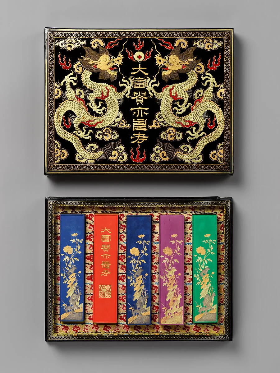 Conjunto auténtico de tabletas de pigmento e instrumentos de escritura, China, siglo XIX